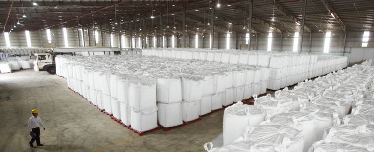 Hàng bao jumbo chất xếp trong kho